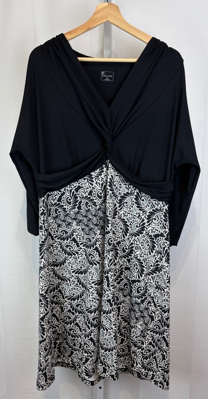 TITLE NINE Midi Dress Surplice V Neck Twist Floral Printed Skirt Black White XL